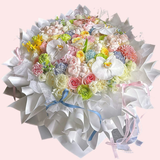 33 mixed flowers (33 pink snow mountain champagne mixed + 2 Phalaenopsis orchids + Ping Pong chrysanthemum + Cai Kang + Blue Anthurium + Violet + Orchid + Lisianthus) bouquet