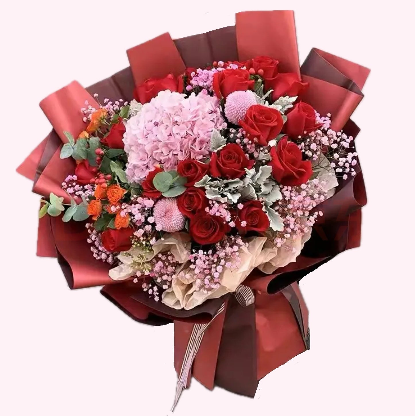 紅玫瑰,粉繡球花配粉色滿天星,乒乓菊,迷你多頭橙色玫瑰、尤加利葉花束